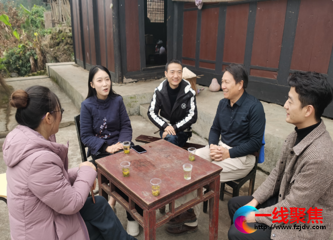 <strong>东莞作家写中国，党员先锋作家“泥味”浓</strong>