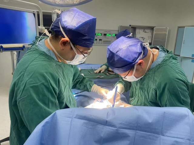 不用插管！气管肿瘤手术竟然还可以这样做……