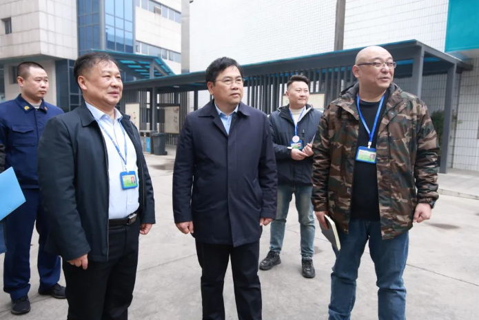 湘潭市中心医院节前慰问暖人心，安全检查筑防线
