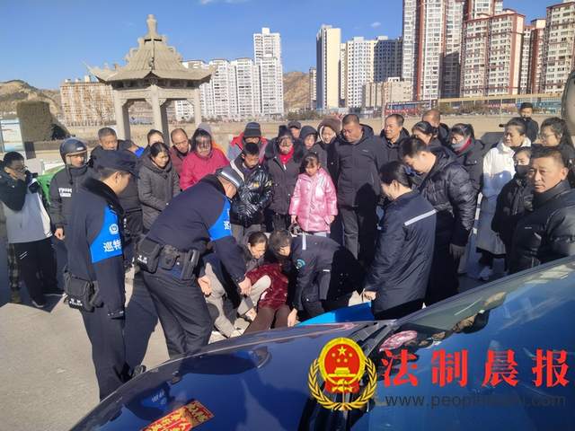 陕西省榆林市绥德巡特警大队：暖心救助肇事老人 守护生命显担当