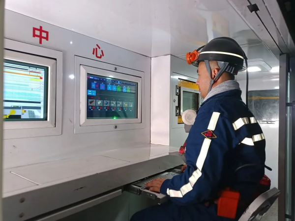 陕煤蒲白建新煤化：全力以赴打赢设备消缺“擂台赛”