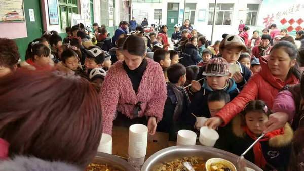 兴平牵手希望小学关于为学生建澡堂的倡议书