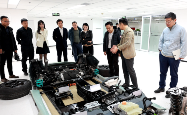 <b>广州市海珠区委书记蔡澍：以数字经济与都市工业推动高质量发展</b>