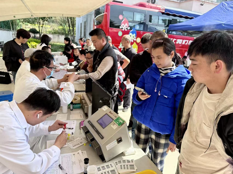 永康市红十字会开展造血干细胞捐献采样宣传志愿服务活动