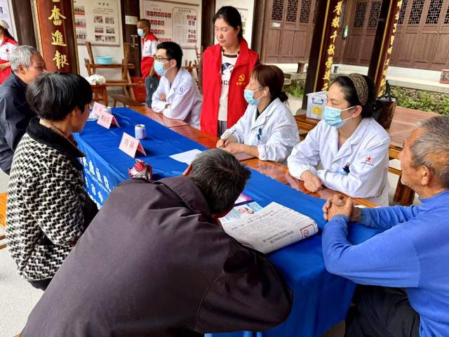永康市红十字会开展“健康义诊·三献同行”主题宣传活动