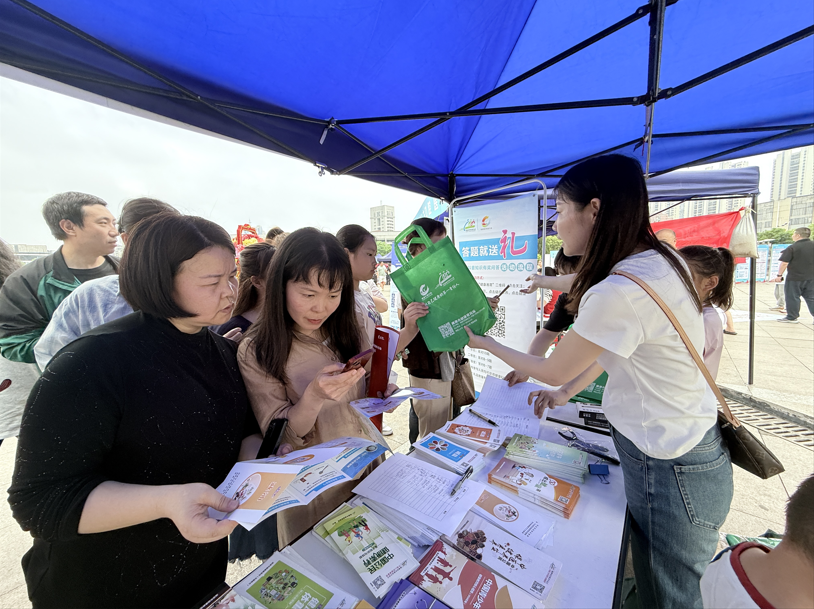 湘潭市“减盐减油”“家庭医生签约服务”专项活动启动