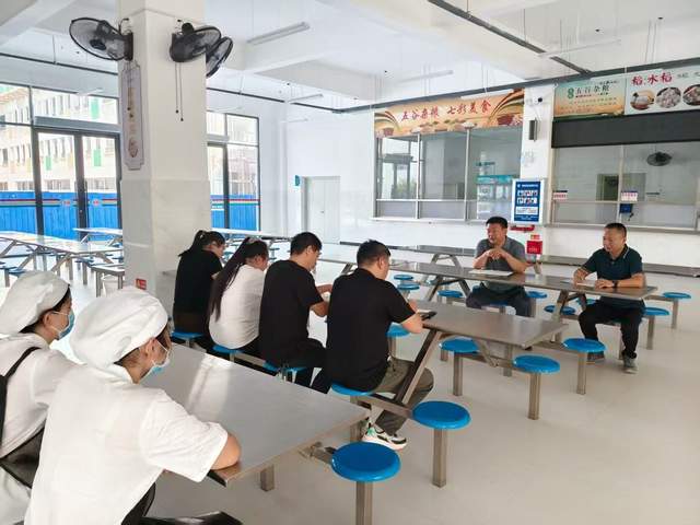 湖北英山城西小学食堂工作现场会提