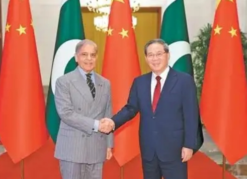 李强同巴基斯坦总理夏巴兹会谈