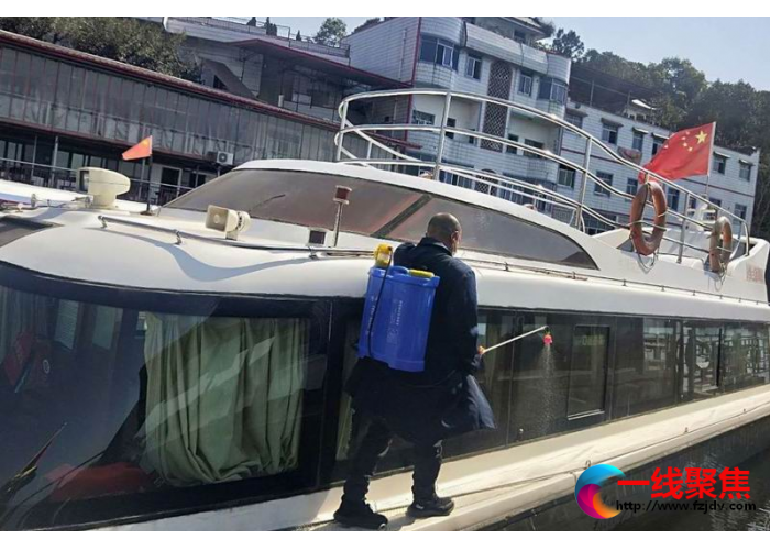 大家来看鲁班湖旅游船舶复工复航了