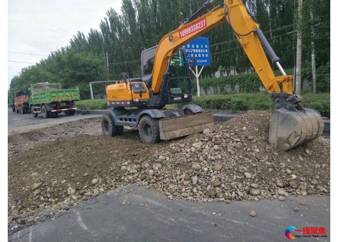 修补路面  保证通行