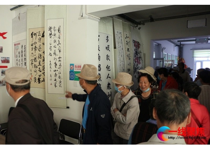 红山街道33社区开展庆“七一” 离退休干部党风廉政书画展