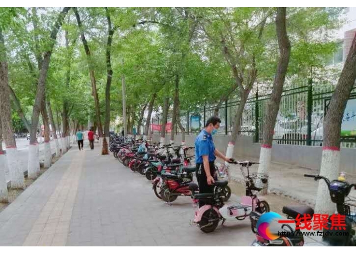 城管为中考学子保驾护航