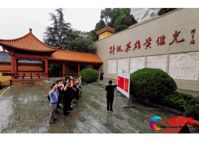 守初心乡村摄影家追寻特级英雄精神