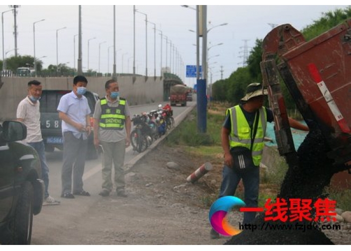 S115线石河子段沿途路口全部硬化 
