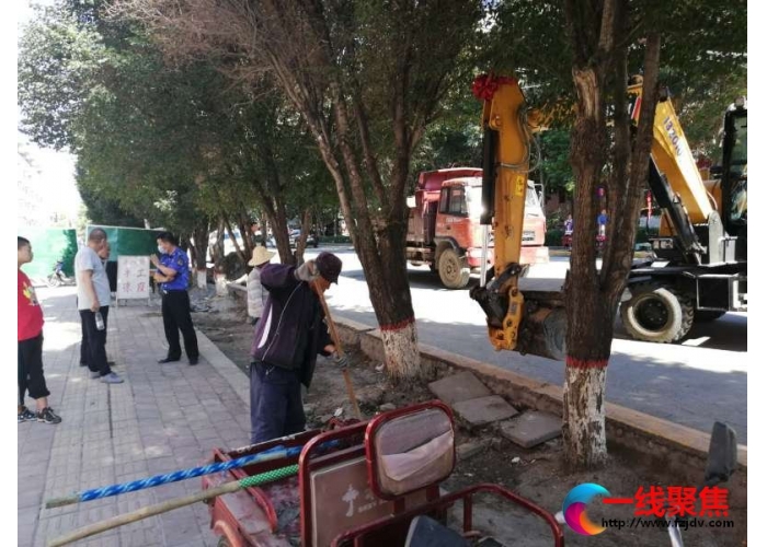 拆除私自搭建  提升镇容镇貌