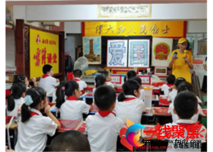 一个人带动一群人，以痴心感动一座城：八旬“雷锋老人”与这座精神圣地的不