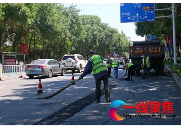 精细化补路让市民走“好路”、好走路