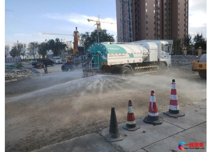 坚持降尘与施工同步 确保环保防治达标