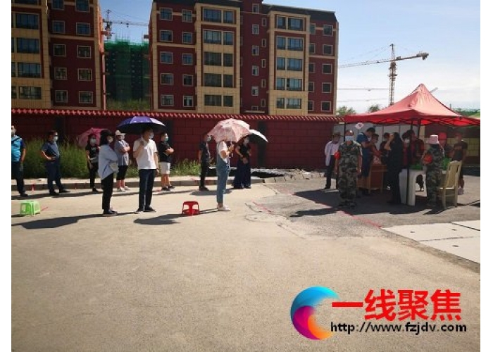 <b>石河子市教育局机关党员干部“双报到”，志愿服务助力社区疫情防控</b>