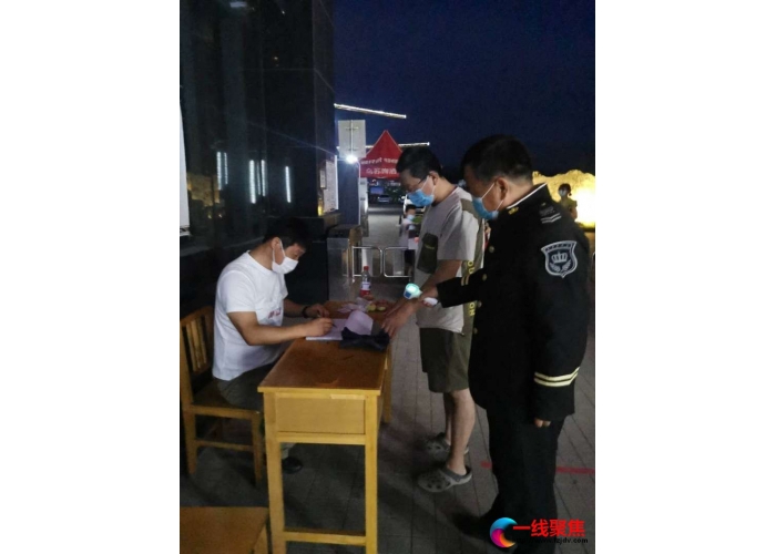 党员“双报到”  助力社区“防疫战”