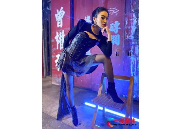 跳唱组合Bingo成员Carman（关嘉敏）拍MV重现金曲经