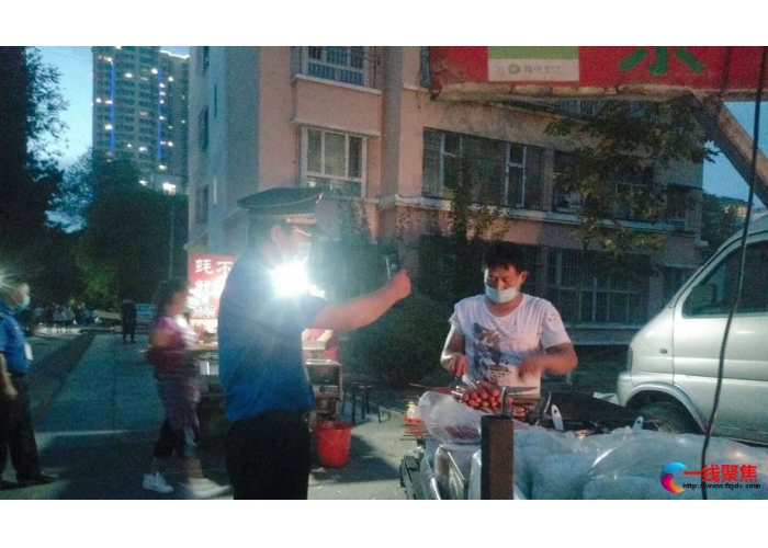 重拳出击 集中治理马路市场