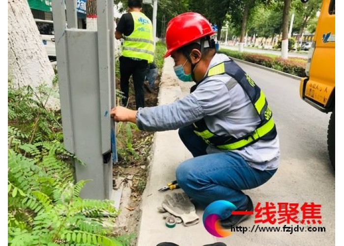 配合道路空间提升改造拆除路灯