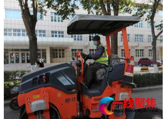 城市道路的守护者 —记压路机手罗晓阳