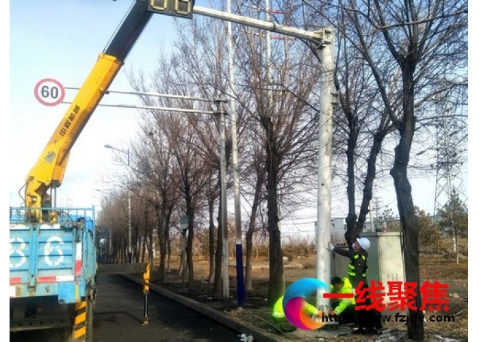 恢复信号设施  确保交通安全