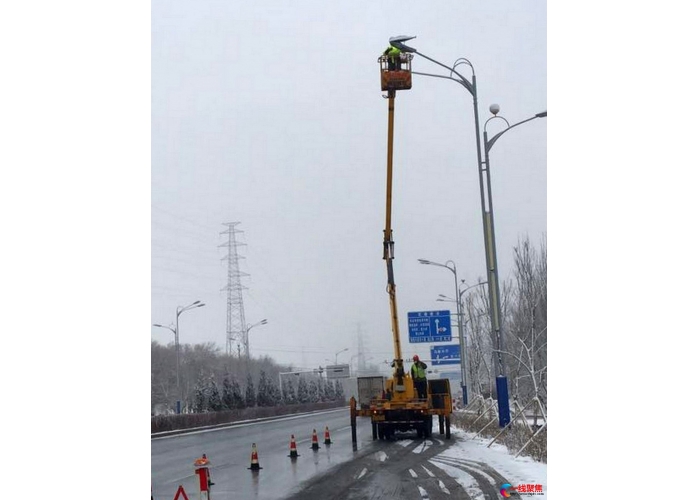 S115线路灯维修确保亮灯率
