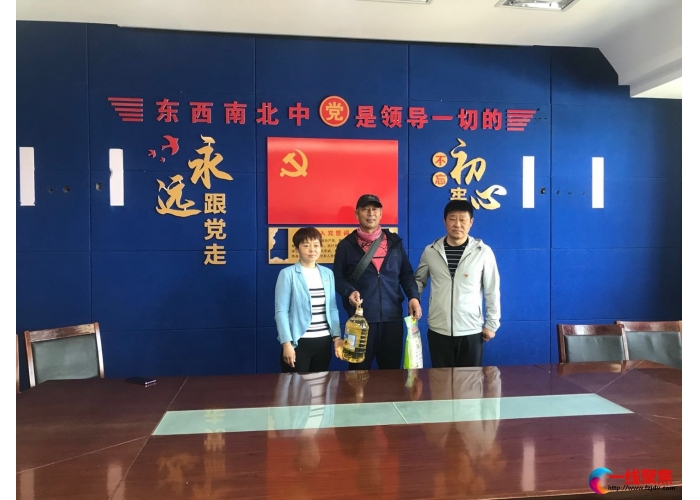 节前慰问暖人心  浓浓温情敬劳模