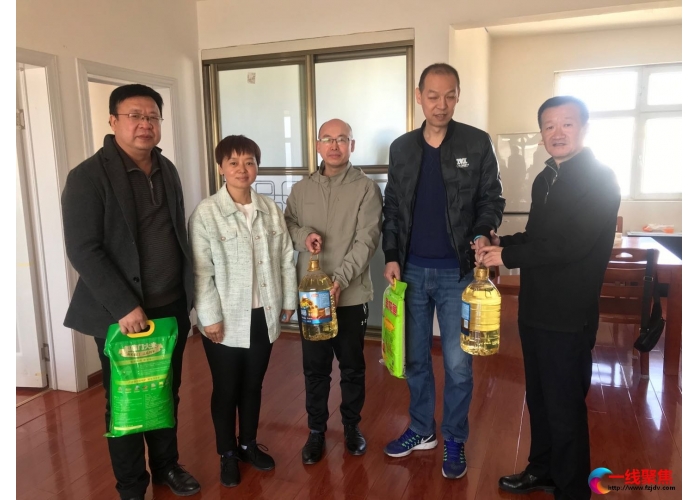 情系“访惠聚”  慰问暖人心