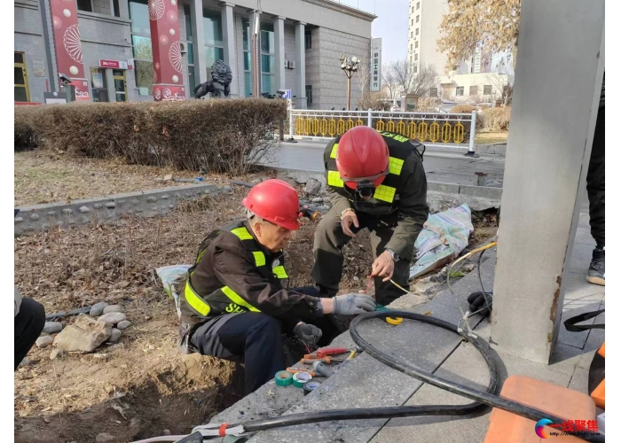 加强路灯检修  点亮城市文明