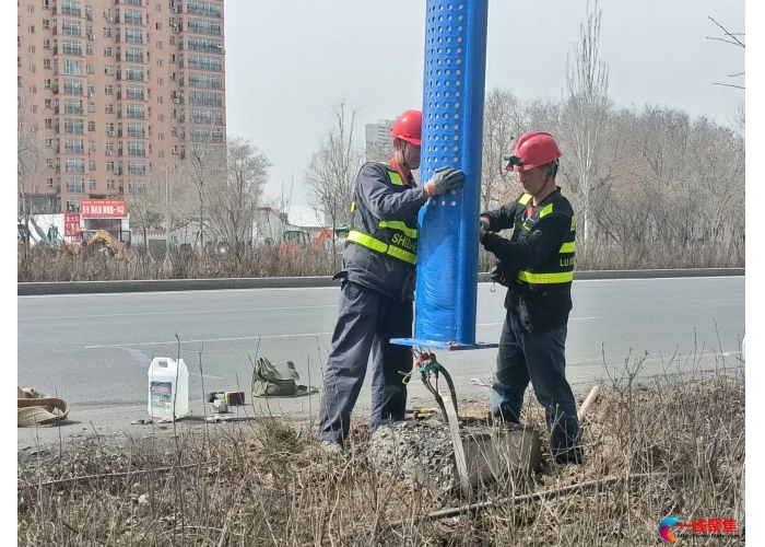 频发路灯被撞事件  市政部门紧急“复明”