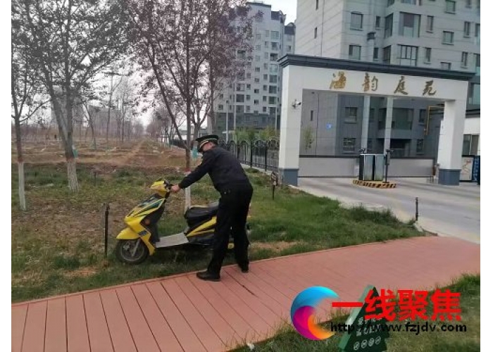  新疆石河子市园林绿化养护中心开展绿地违停整治行动
