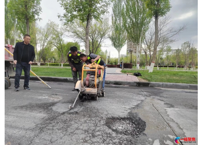 道路修补全面展开  市政维护按下“加速键”