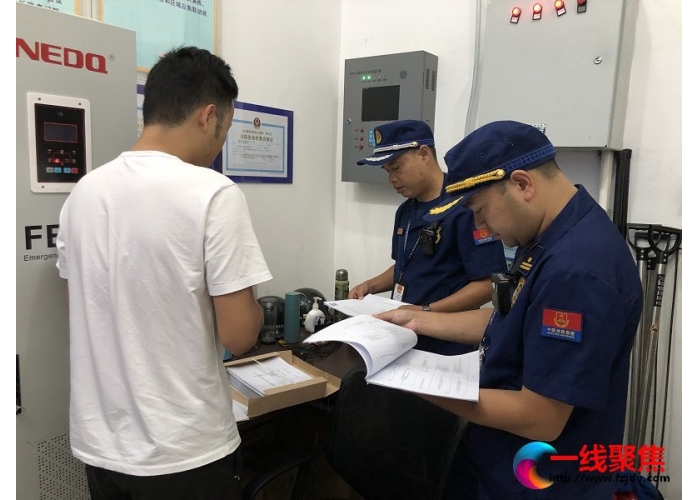 平果消防深入辖区大型综合体开展“护航两会”消防安全大检查