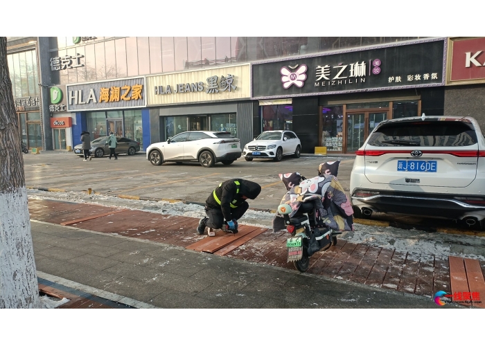 市政设施冬季养护维修“不降温”