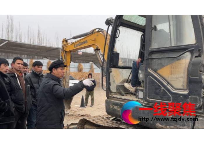新疆温宿县：喜迎新春送技能  情系群众送温暖