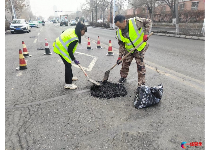 市政工人变身“马路医生”  加快环境卫生大整治