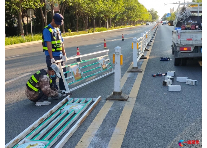 被撞护栏紧急抢修  快速消除道路安全隐患