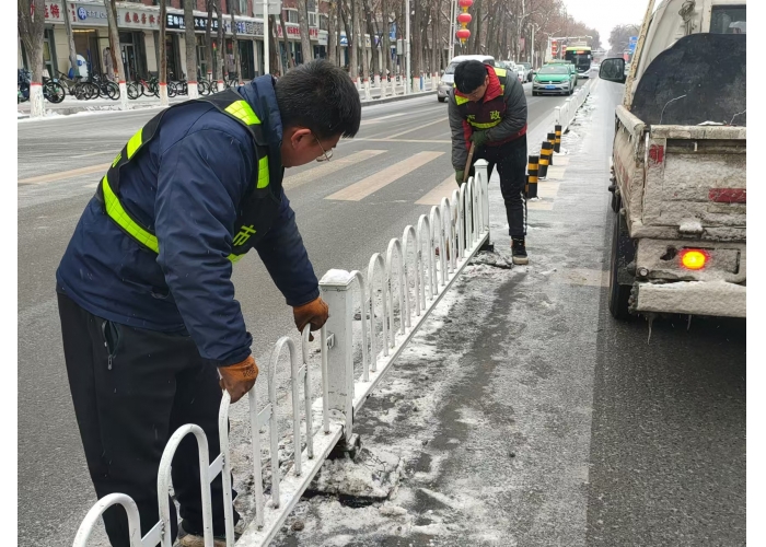 快速修复交通设施   筑牢交通安全“防护墙”