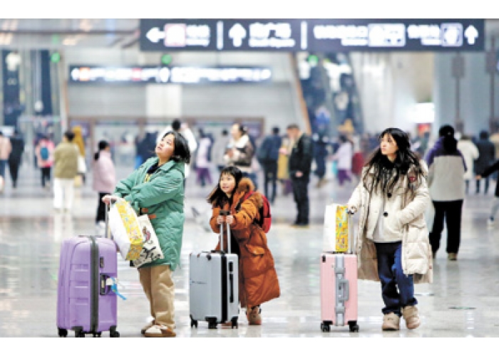 <b>正月初一全社会跨区域人员流动量超两亿人次</b>
