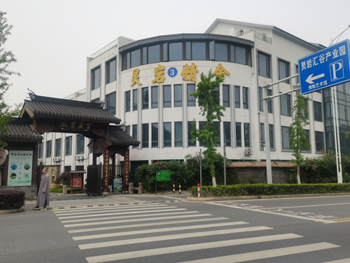 苏州佛教文化艺术馆艺术与信仰的璀璨殿堂(图1)