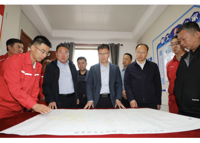 延长县委书记杨小虎一行赴采气一厂调研稳增长和安全生产工作