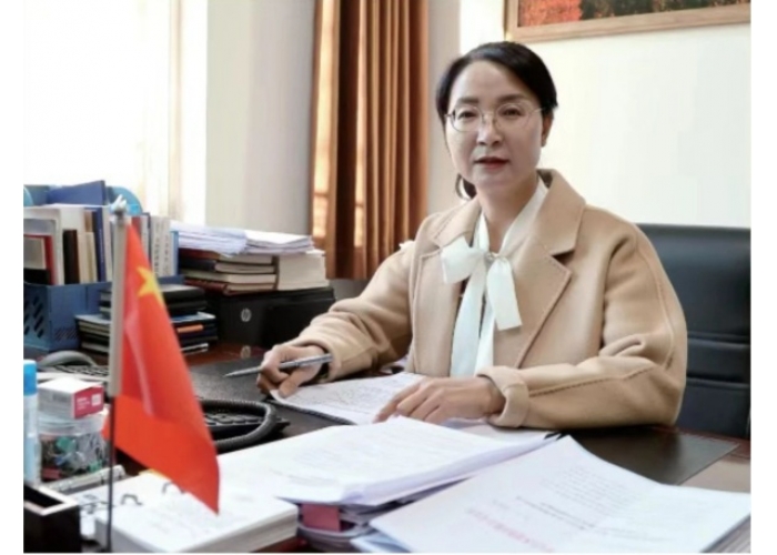 宜川县财政局党委书记、局长焦莹：巾帼不让须眉 耕耘自有收获