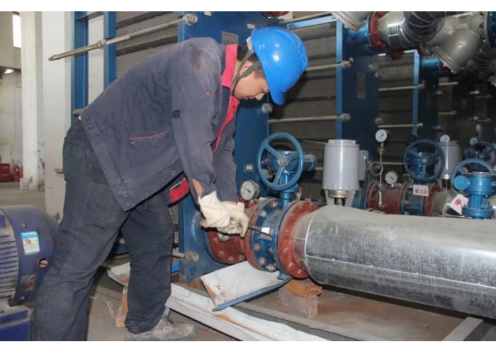 <b>降温来袭暖意先至 中新建电力集团天富能源水热产业多维发力筑牢民生温暖防</b>