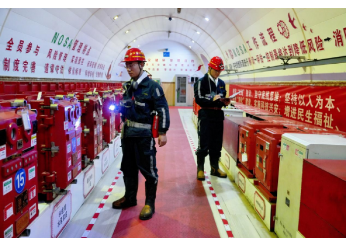 小保当矿业公司：“实干”执笔 答好“决胜卷”