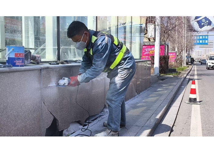 “城市医生”精准把脉   市政设施焕发新颜