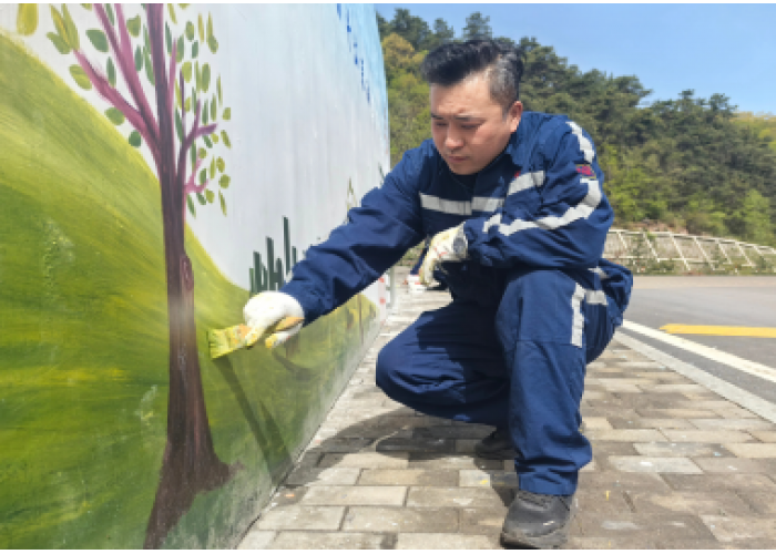 他们，用画笔绘出矿山“新颜值”—